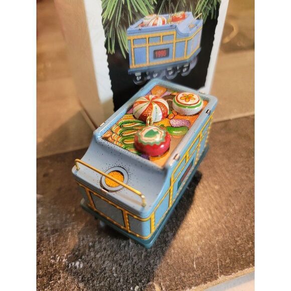 Hallmark 1995 Yuletide Central ornament Xmas Decor train - Picture 2 of 4